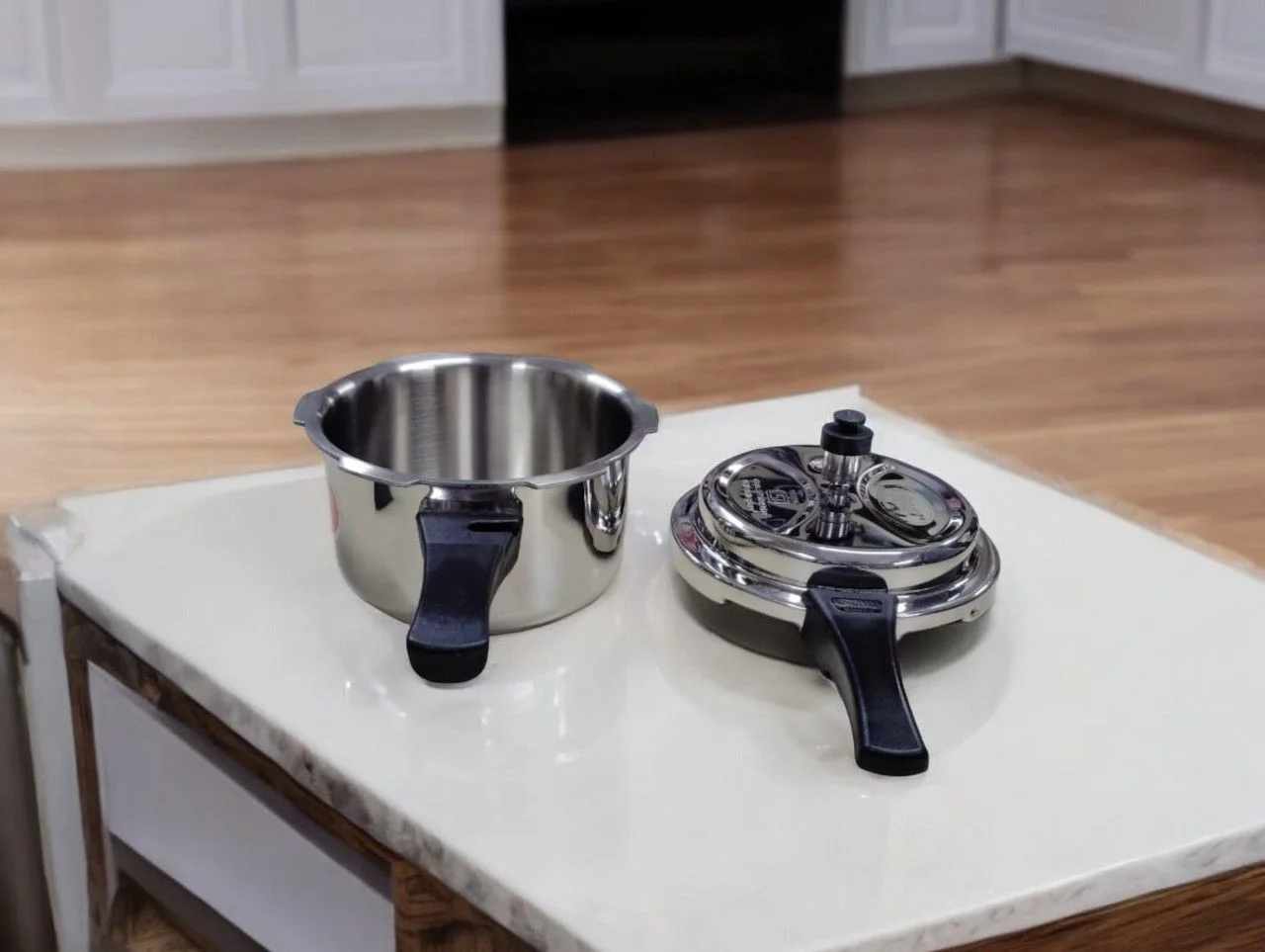 Polo Plus Vintage Triply Outer Lid Induction Base Stainless Steel Pressure Cooker 2 Ltr - Image 2