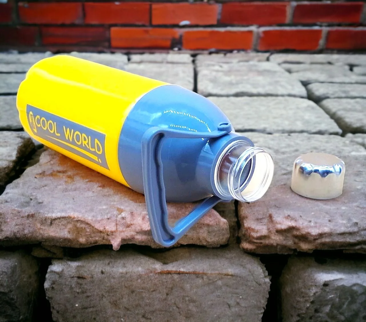 Big Cool World 1700 Plastic Water Bottle - 1500ml - Image 2